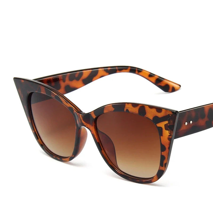Oasis | Women's Oversized Cat-Eye Sunglasses with Gradient Lenses