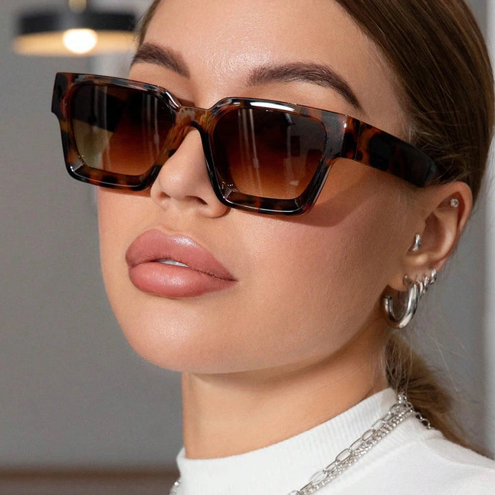 Tegan | Women's Square Sunglasses with Gradient Lenses